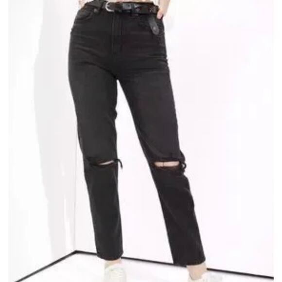 American Eagle Outfitters Denim - American Eagle Grayish Black Relaxed Mom Distressed Jeans Size 0